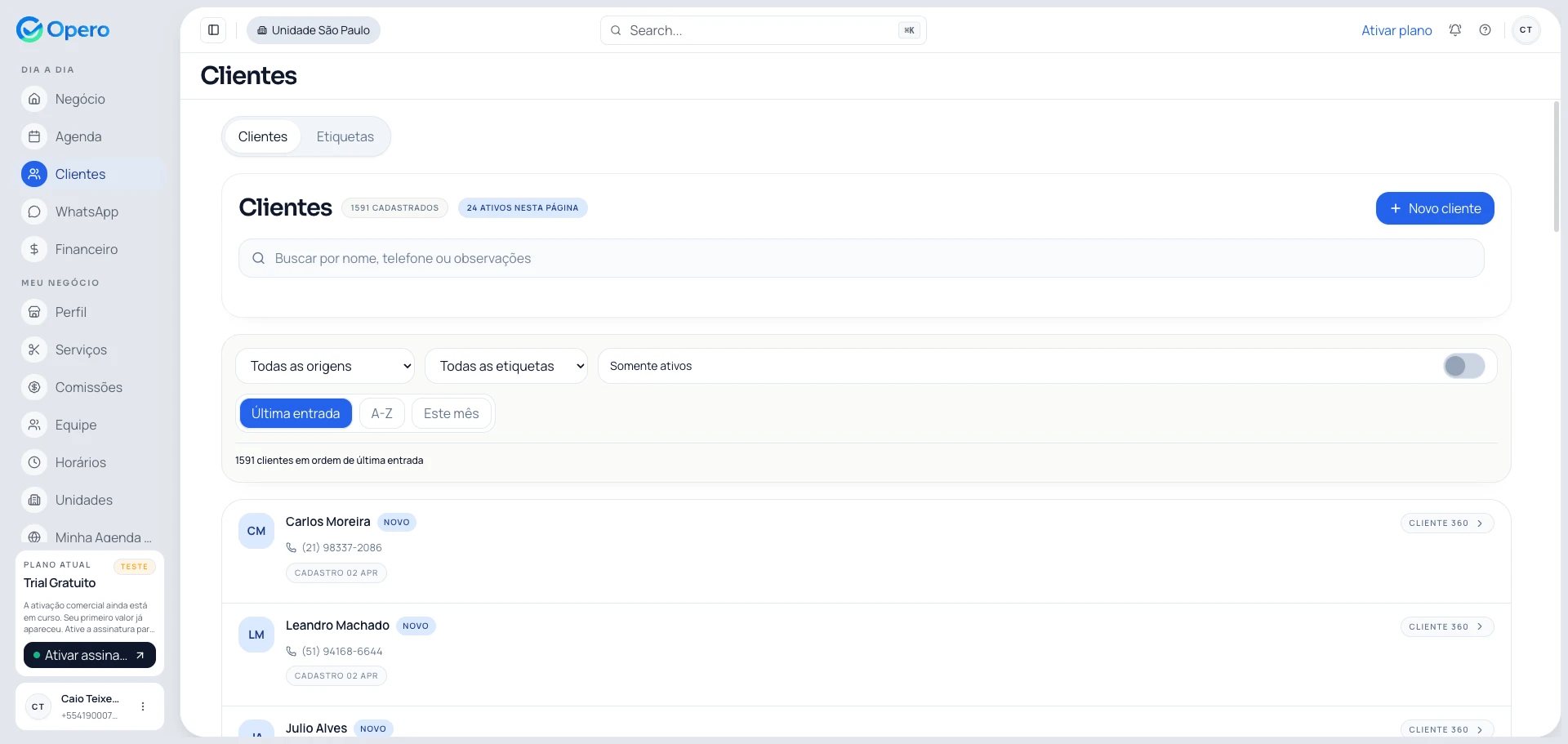 Painel do Opero — Detalhe do cliente com histórico de atendimentos